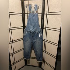 Large gap maternity overalls